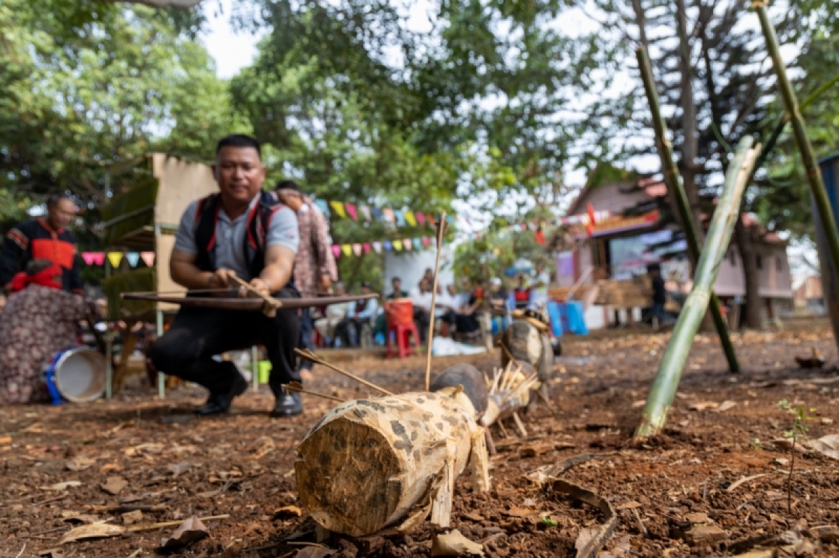 Hơkrŭ glăi rơnuk lua pơnah hlô mơnong phă pơrai gơnam đang hmua