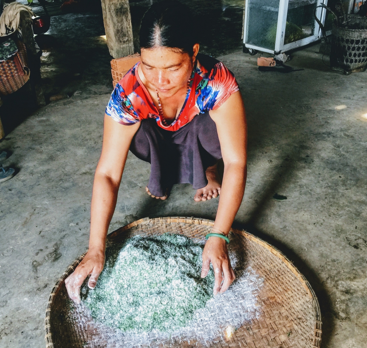 Amai H’Bơi luk jriu hla biap tă añĕ hăng tơpung