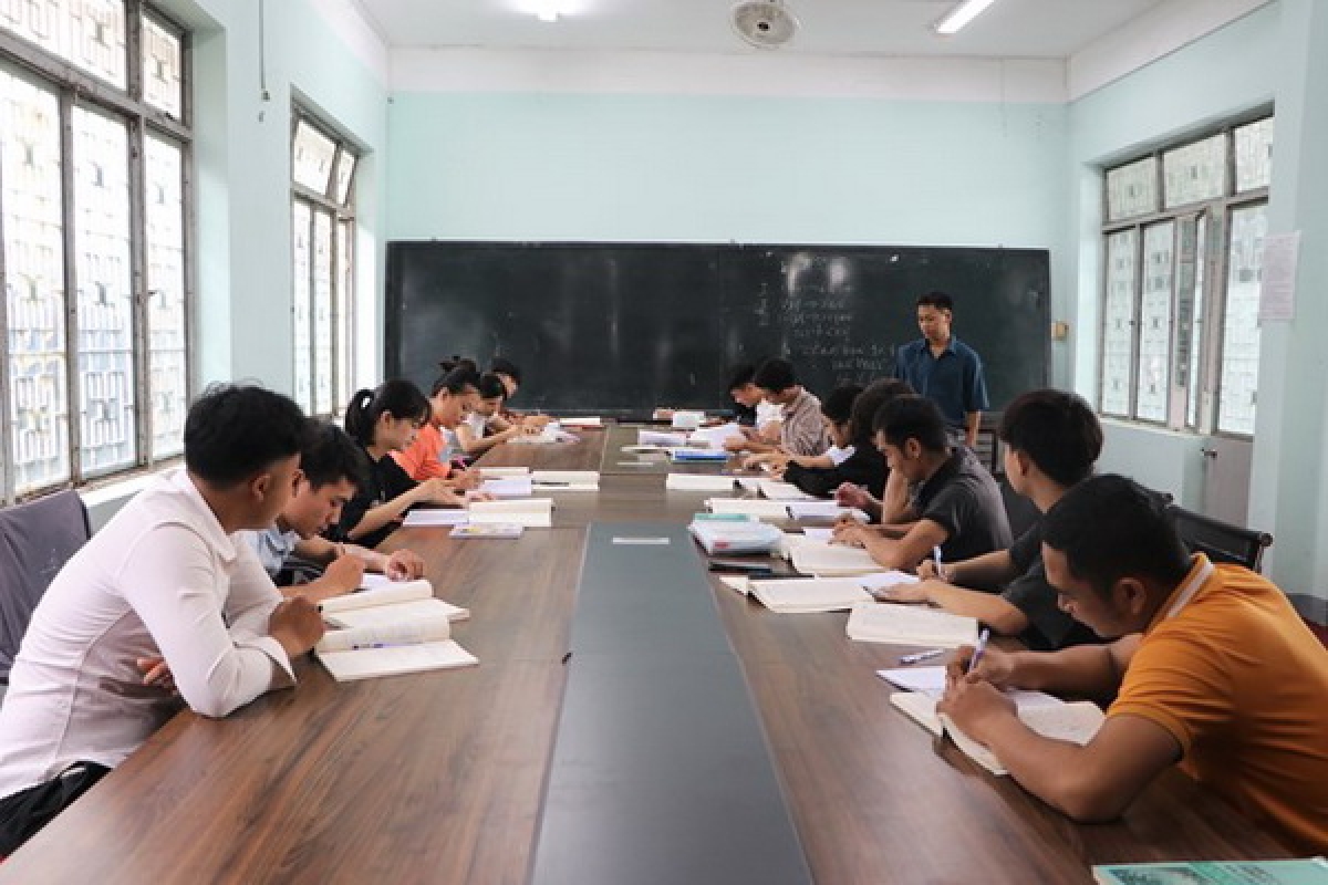 Lớp học tiếng Nhật tại Trung tâm Dịch vụ việc làm tỉnh Quảng Ngãi. Ảnh: Đinh Hương - TTXVN