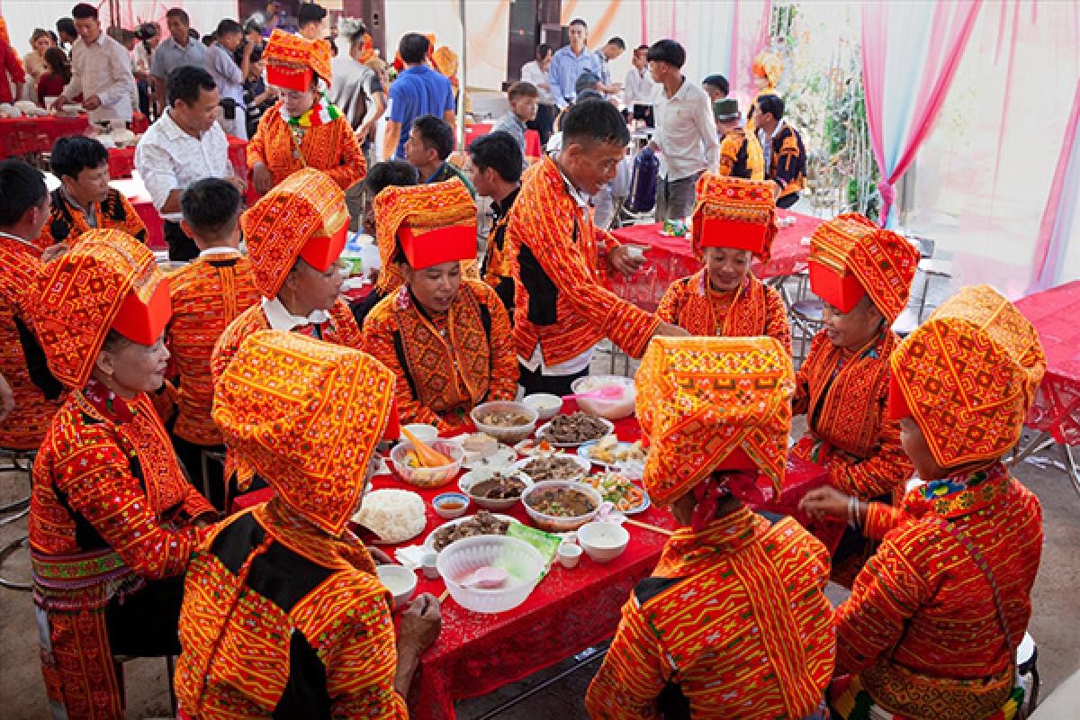 Trang phục truyền thống được người Dao Lô Gang thường xuyên mặc trong sinh hoạt đời thường; trong các dịp lễ