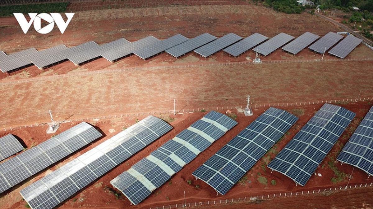 Một hệ thống điện mặt trời áp mái tại huyện Chư Prông, Gia Lai