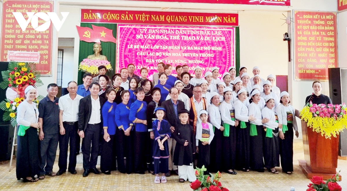 Câu lạc bộ văn hóa truyền thống dân tộc Tày, Nùng, Mường xã Ea Kao ra mắt với 52 thành viên
