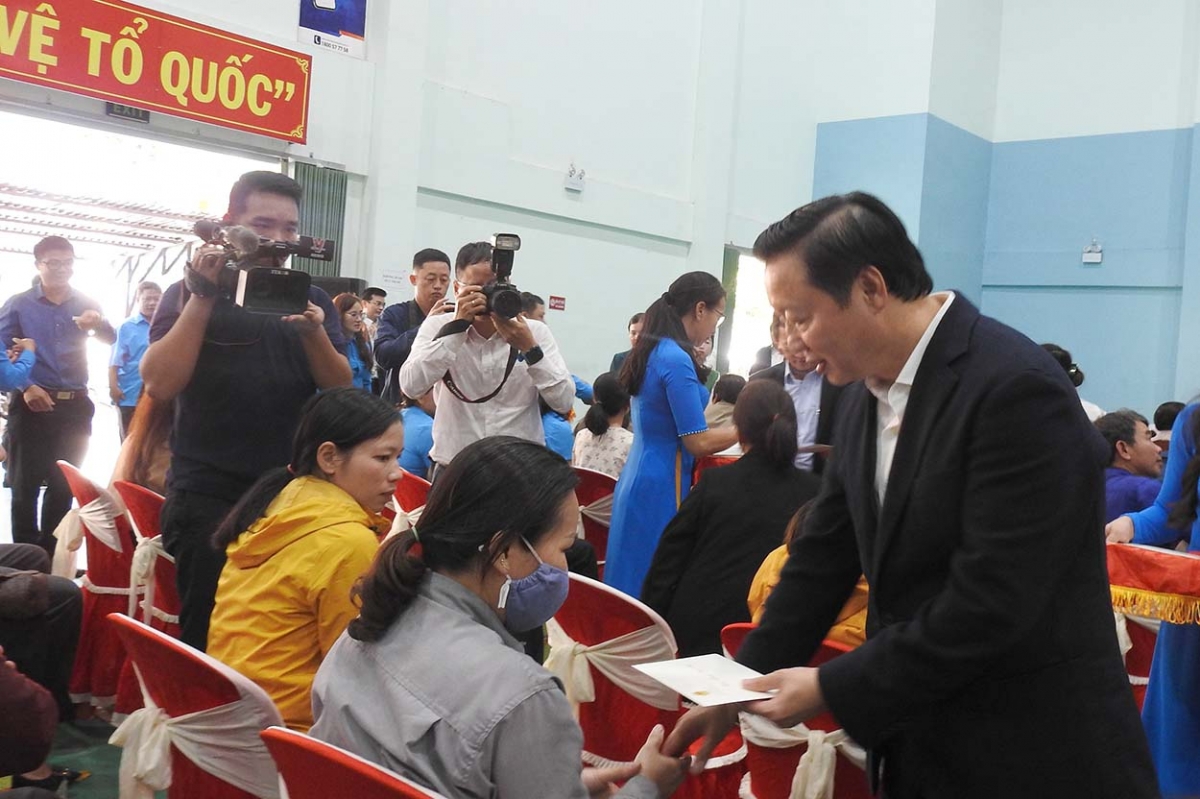 Phó Thủ tướng Trần Hồng Hà chờ gờm satềp kông ñân
