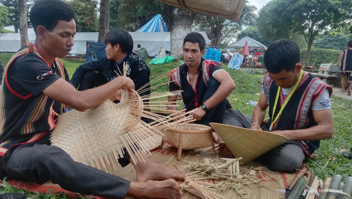 Djuai ania Bahnar mơak djă pioh gru grua hiam đưm