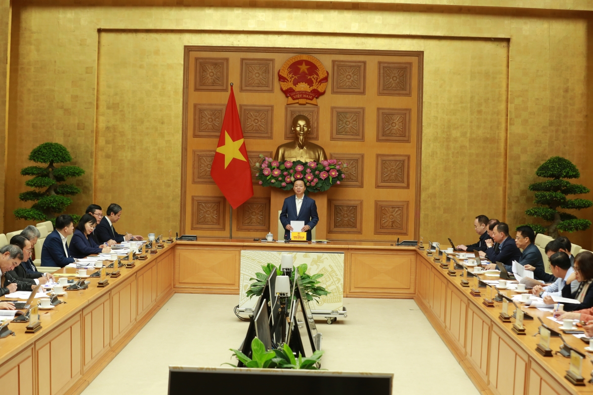 
Phŏ Thủ tướng Trần Hồng Hà iung pơma tơ̆ Hop akŏm