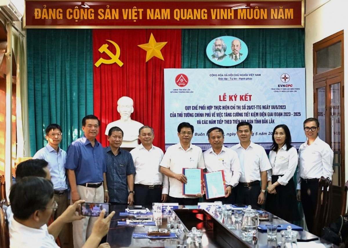 Mông kĭ hră pơkôl kơtưn yua apui lơtrik pơkrem