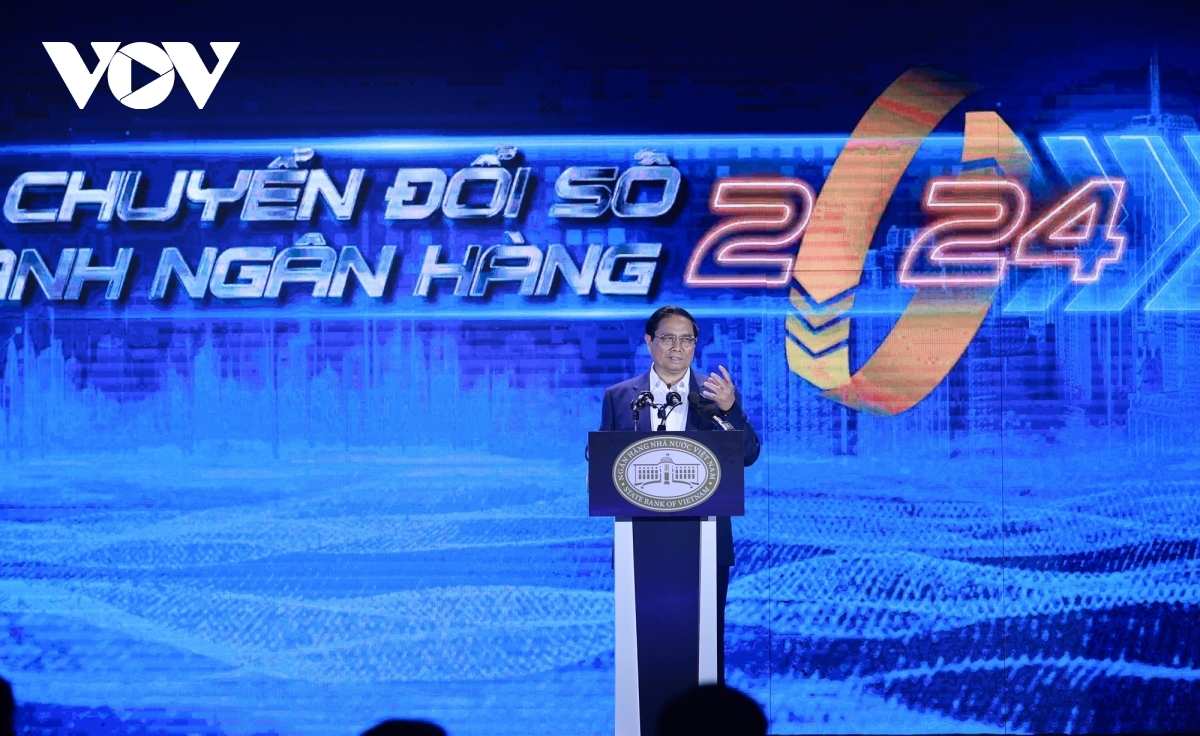 Thủ tướng pa prá đhị bhiệc bhan Chuyển đổi số ngành Ngân hàng c'moo 2024.