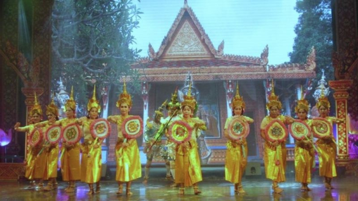 Trình diễn nghệ thuật Khmer trong khuôn khổ Ngày hội văn hóa du lịch hằng năm của tỉnh Bạc Liêu. Ảnh: Phương Nghi