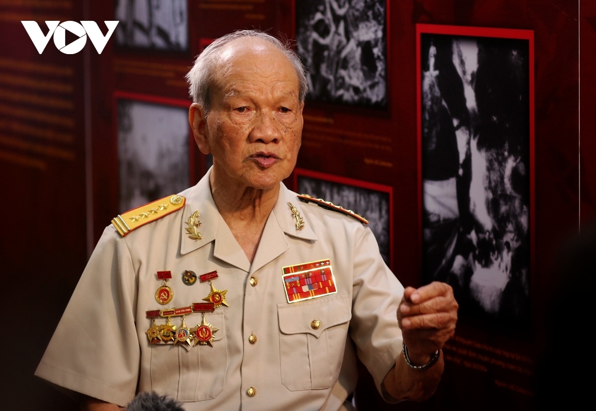 Đại tá Nguyễn Hữu Tài daok kanal hadar ka Đại tướng Võ Nguyên Giáp