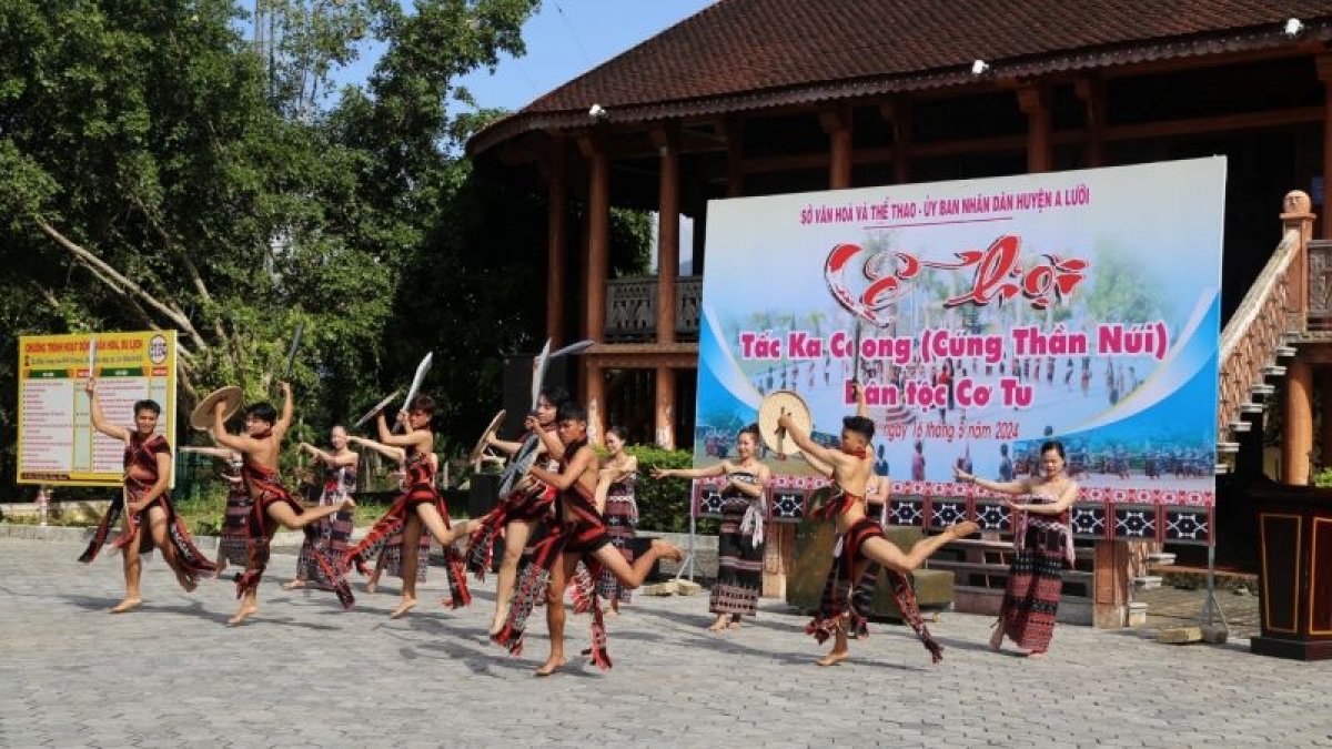 Lễ hội Tấc Ka Coong của đồng bào dân tộc Cơ Tu.