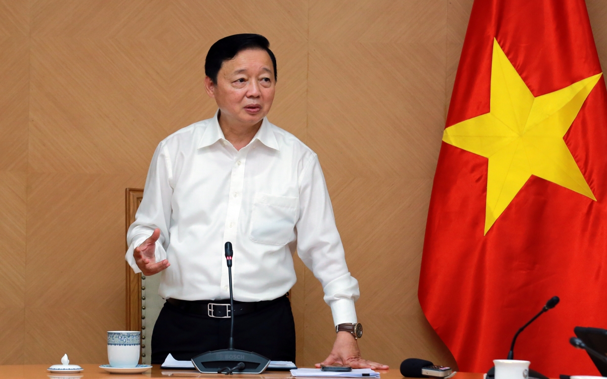Phó Thủ tướng ồng Trần Hồng Hà geh jơnau đơs tàm dơ̆ pơrjum