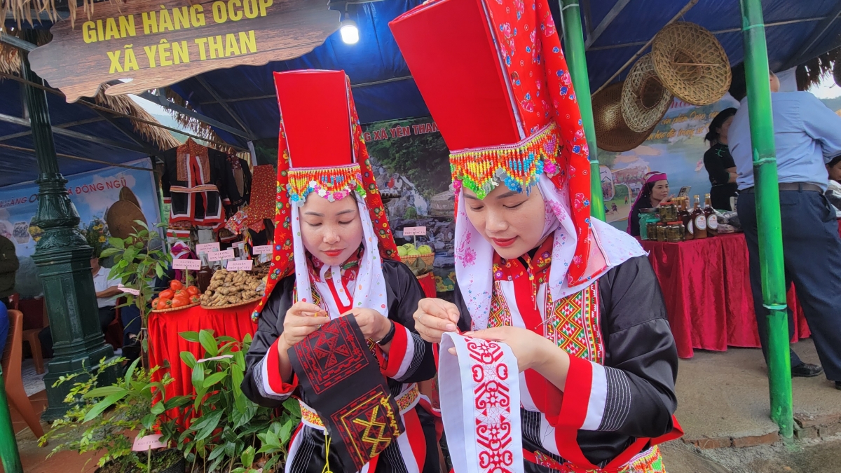 Lài do ală cau ùr Dao Thanh Phán cau lơi kung git sềr. Ală blah phan soh ờs mờng li la dà màu là bơta pơn iờ să khi dê