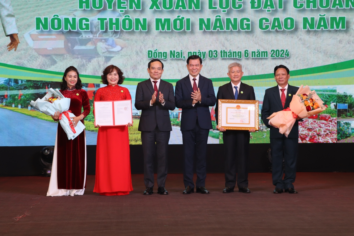 Pôa Trần Lưu Quang, Ngế pro xiâm phŏ hnê ngăn tơnêi têa ăm reăng rơkâu mâu kăn tơring Xuân Lộc