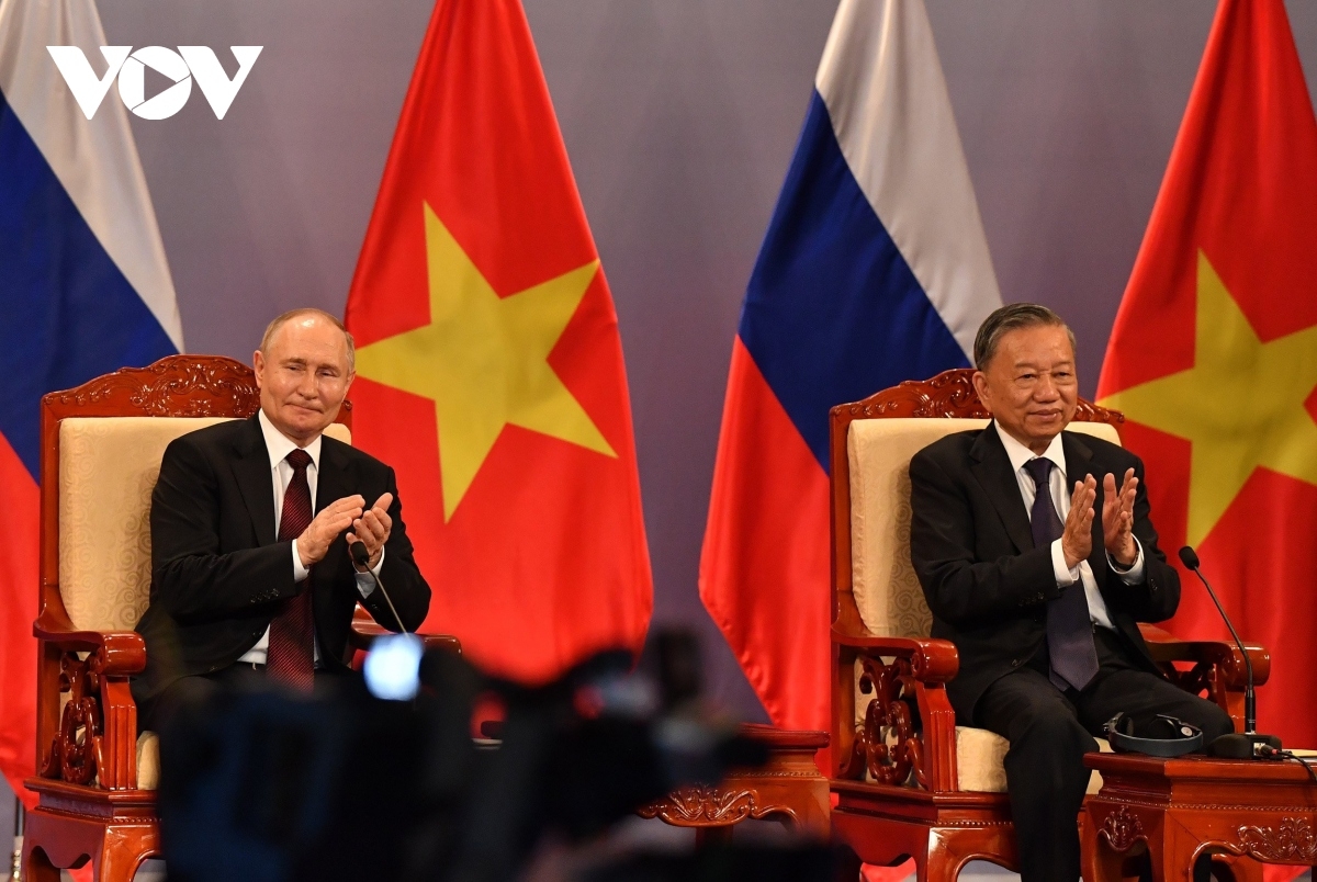 Khua mir sir dêh čar ta ơi Tô Lâm hăng Khua mir sir dêh čar Nga ơi Vladimir Putin