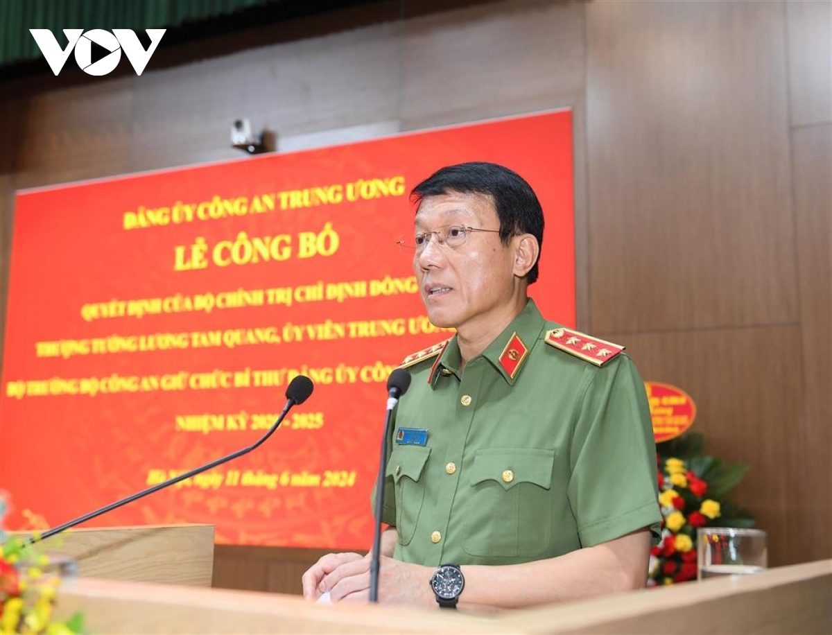 Bộ trưởng Lương Tam Quang pa prá bêl đớp bh'rợ