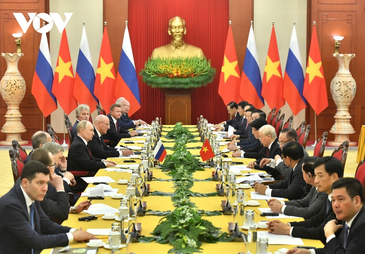 Pôa Nguyễn Phú Trọng, Kăn xiâm pơkuâ ngăn Đảng hôp tơpui tơno ƀă pôa Vladimir Putin, Kăn xiâm pơkuâ kong têa Rusi