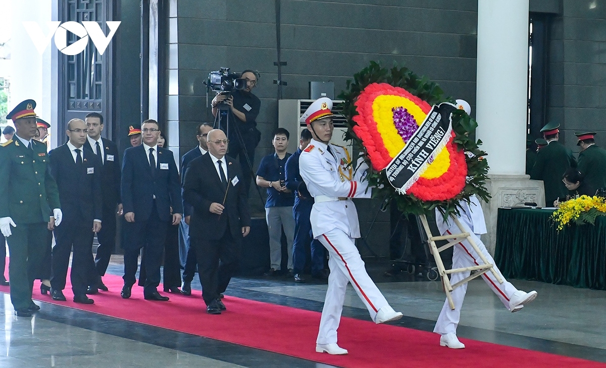 Đoàn Cộng hòa Algeria Dân chủ và Nhân dân do ngài Laid Rebiga - Bộ trưởng Bộ Cựu chiến binh và Người có công làm Trưởng đoàn vào viếng Tổng Bí thư Nguyễn Phú Trọng.