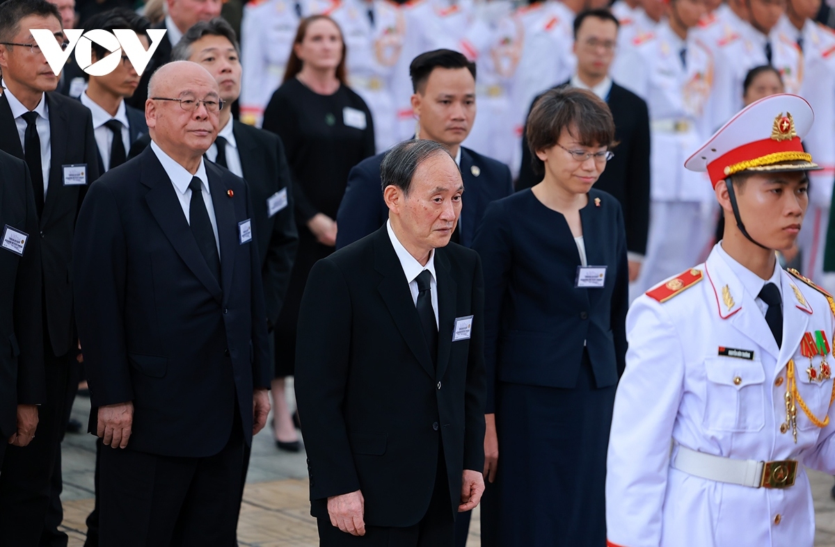 Grup khua mua mơ̆ng dêh čar Japan mut jôk Khua git gai ping gah ơi Nguyễn Phú Trọng