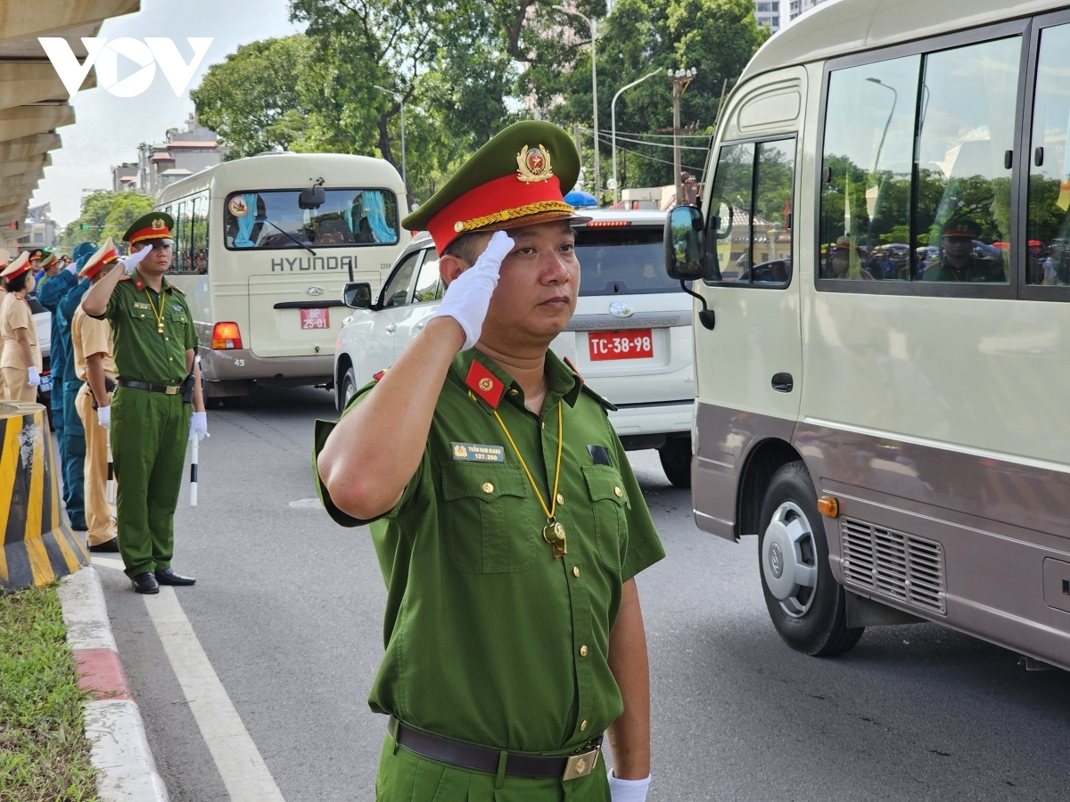 Lực lượng làm nhiệm vụ trên tuyến đường 