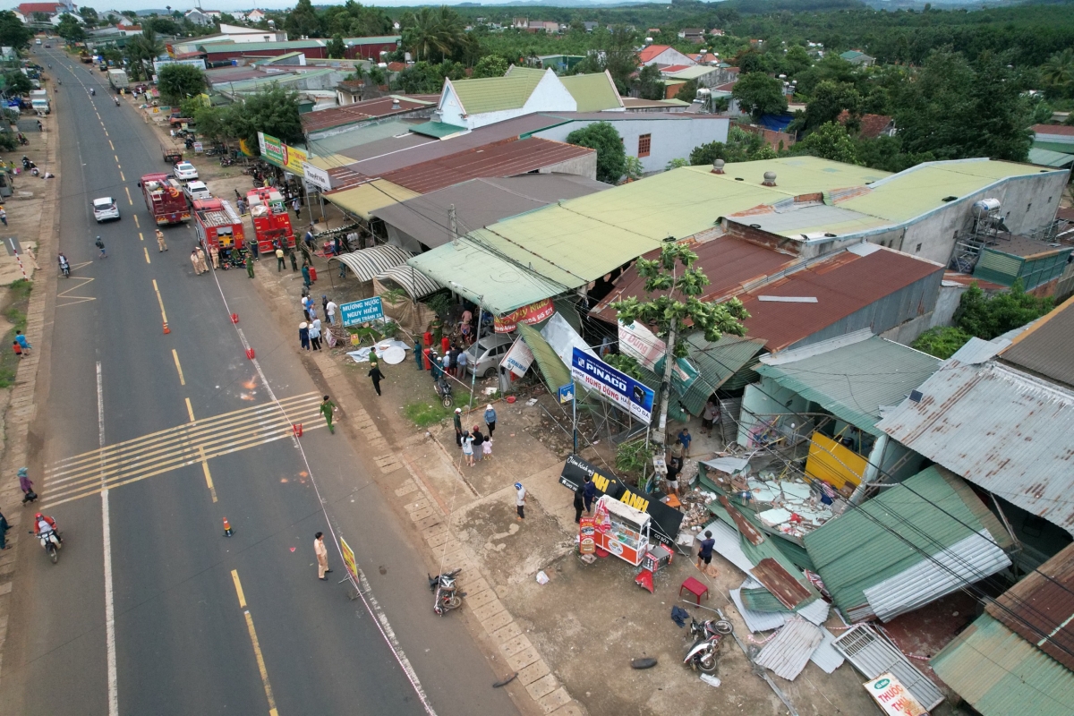 Tơlơi rơdêh rơmok jrom mut ƀơi ruăi sang mơnuih ƀôn sang ƀơi sang čơ 312 să Dak R’la, tơring glông Dak Mil, Dak Nông lơ 25/7 ngă 3 čô mơnuih djai, 1 čô mơnuih rơka ruă.