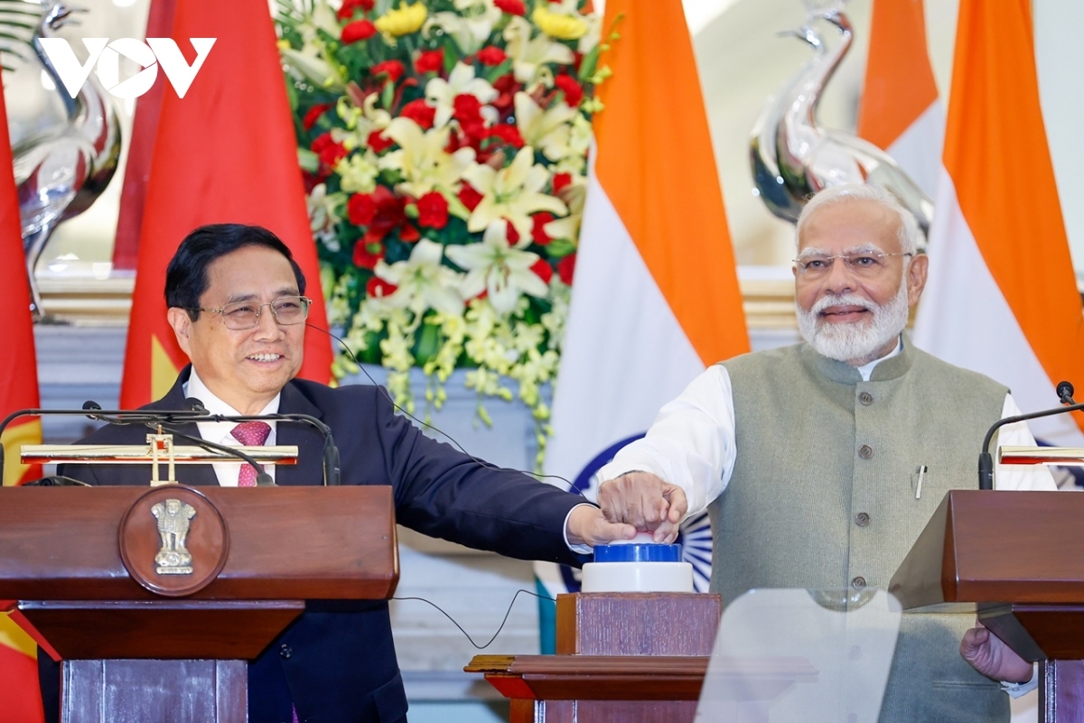 Khua dêh čar ơi Phạm Minh Chính hăng Khua dêh čar India, ơi Narendra Modi git gai hrŏm jơnum pơthâo brơi hăng ƀing čih tơlơi pơhing phrâo