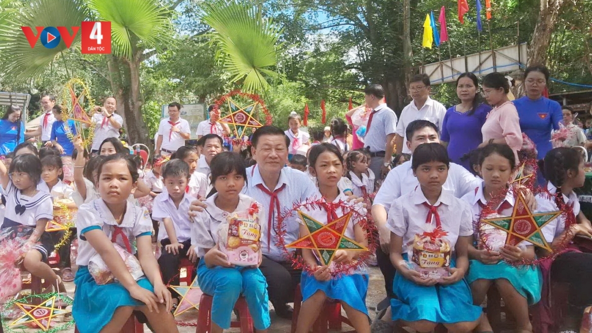 Tết Trung thu của trẻ em vùng cao huyện Nam Giang. Ảnh: Tuyết Lê/VOV Miền Trung