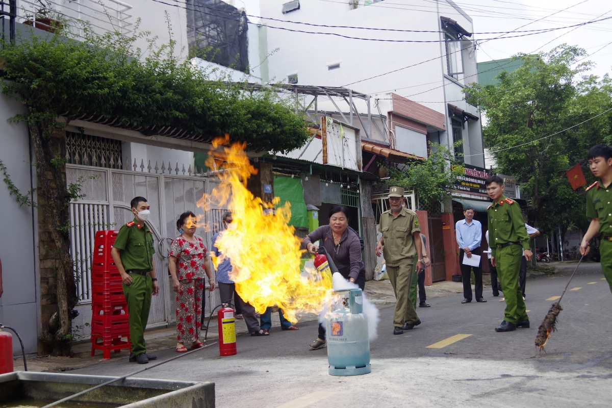 Kuăn pơlê Dak Lak thăm veăng pơtâp mơdât on chếo, tơpâ on chếo a kơpong kuăn pơlê rêh ối