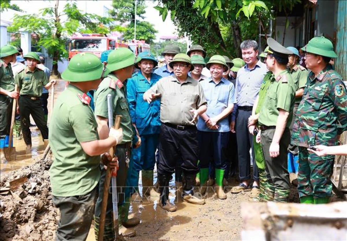 Khua dêh čar ơi Phạm Minh Chính pel ĕp kơ bruă rŭ pơdong anŏ răm rai ƀơi plơi prong Yên Bái