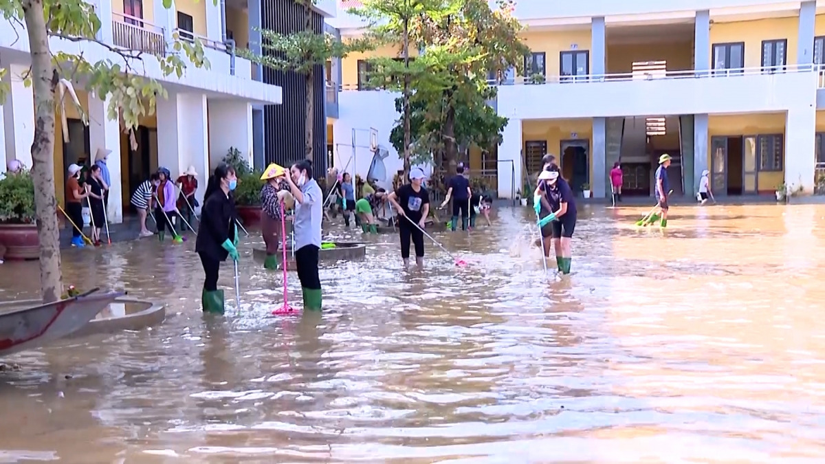 Công tác khắc phục diễn ra khẩn trương suốt nhiều ngày qua ở các địa phương trong tỉnh Yên Bái