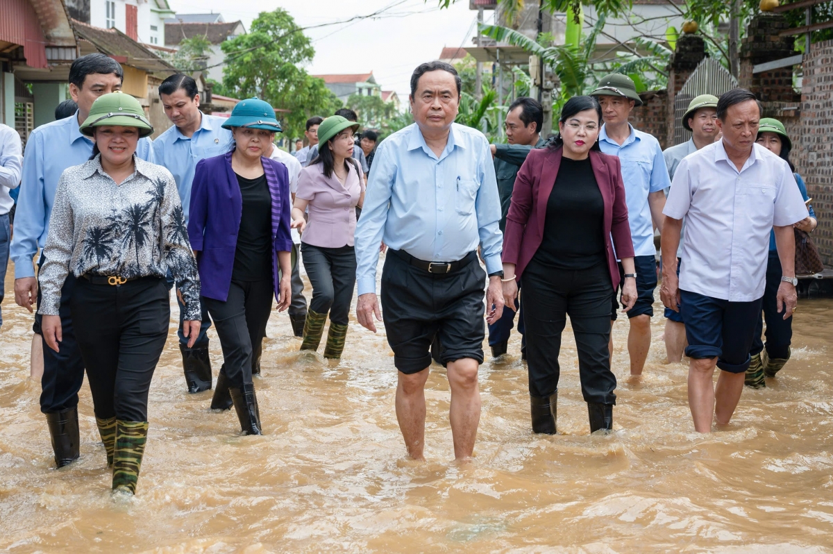 Pôa Trần Thanh Mẫn. Kăn xiâm hnê ngăn Kuô̆k hô̆i pôu ngăn kơpong tro têa lân Thái Nguyên