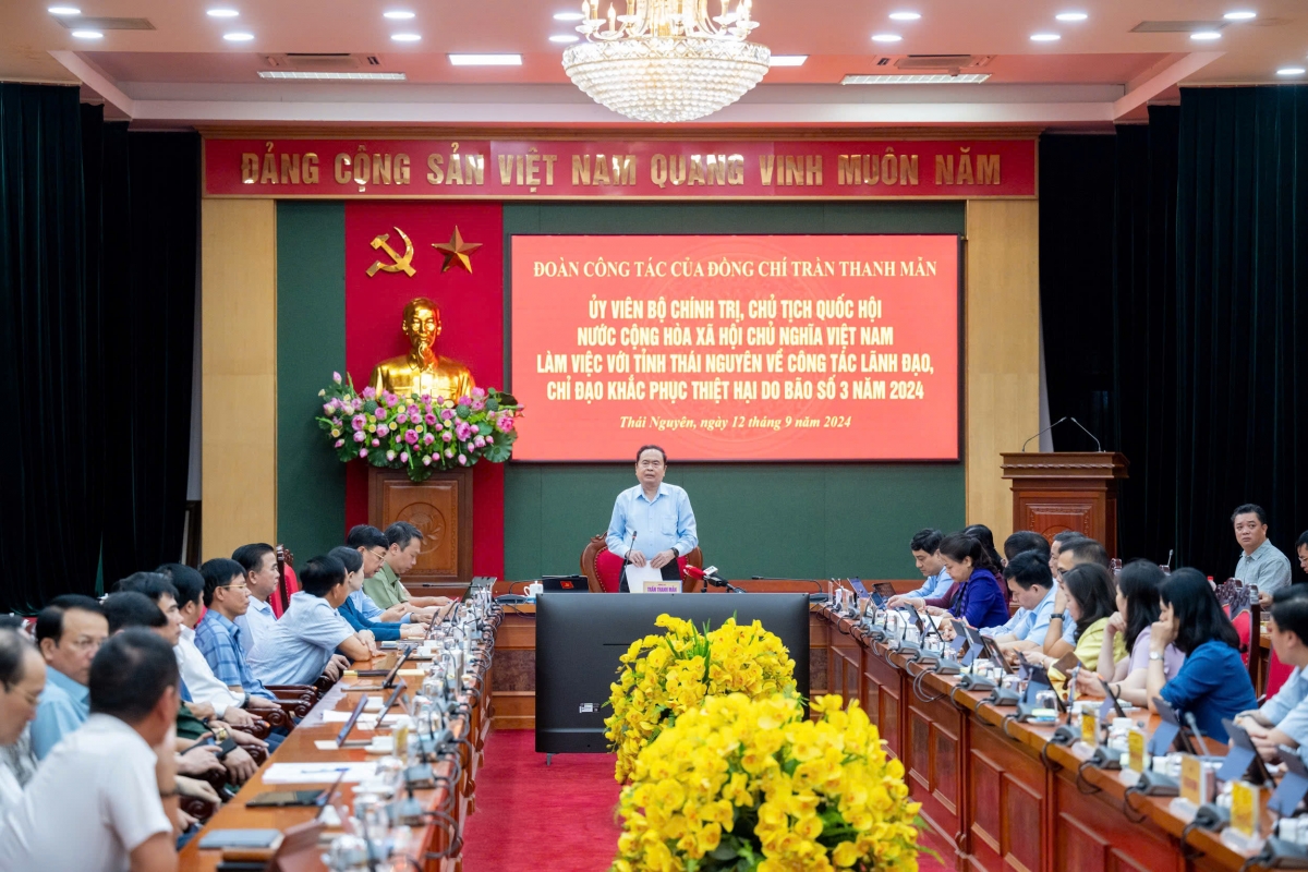 Khua git gai wai lăng pơ ala mơnuih ƀôn sang dêh čar ta ơi Trần Thanh Mẫn mă bruă hăng khua git gai tơring čar Thái Nguyên