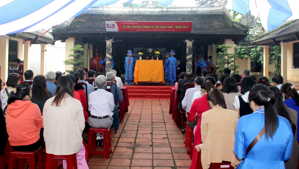 Lơh yàng Nhai hàm tàm Tiah tềl lời wơl kah yau dà lơgar Hìu duh khuai cau geh dà kơlhề mờ dà lơgar Lạc Giao