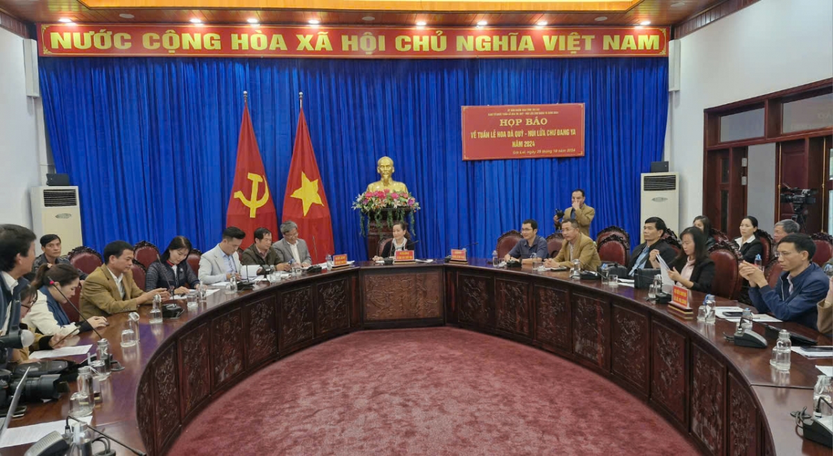 UBND tỉnh Gia Lai  vừa tổ chức họp báo thông tin về Tuần lễ Hoa Dã Quỳ - Núi lửa Chư Đang Ya năm 2024