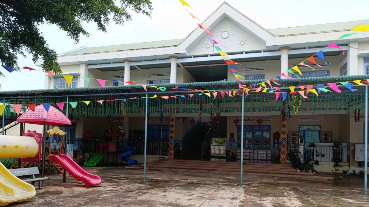 Khuôn viên trường mẫu giáo Hoa Hướng Dương