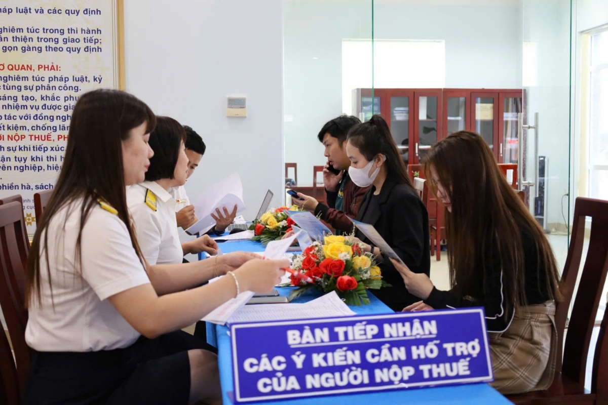 Ngành thuế Đắk Lắk thành lập các tổ hỗ trợ người nộp thuế để giúp các cá nhân, doanh nghiệp thuận lợi hơn trong việc kê khai thuế và nộp thuế