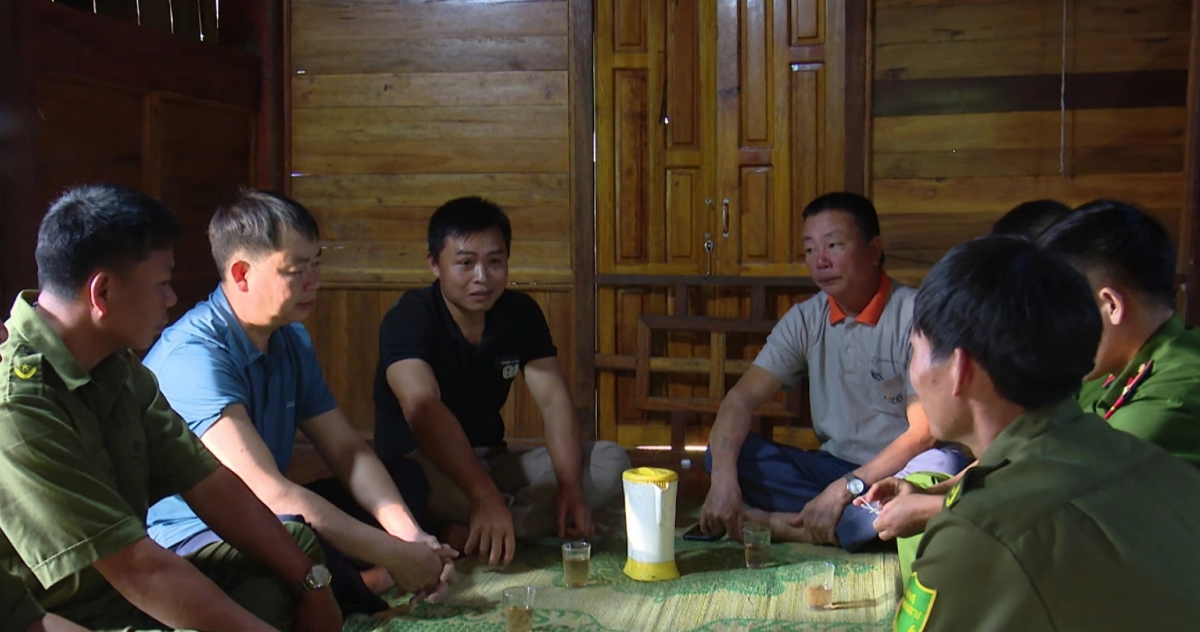 Đội ngũ người có uy tín góp sức bảo vệ an ninh trật tự ở thôn bản