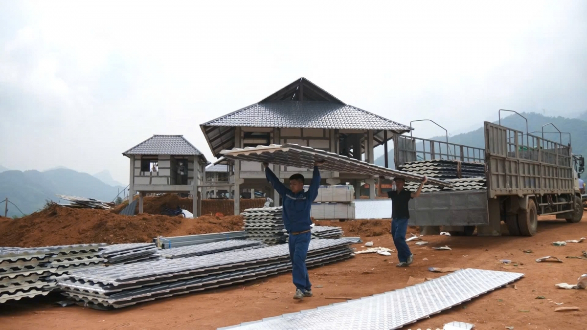 Nhân lực thi công đang tăng cường tối đa, làm việc liên tục 3 ca/ngày