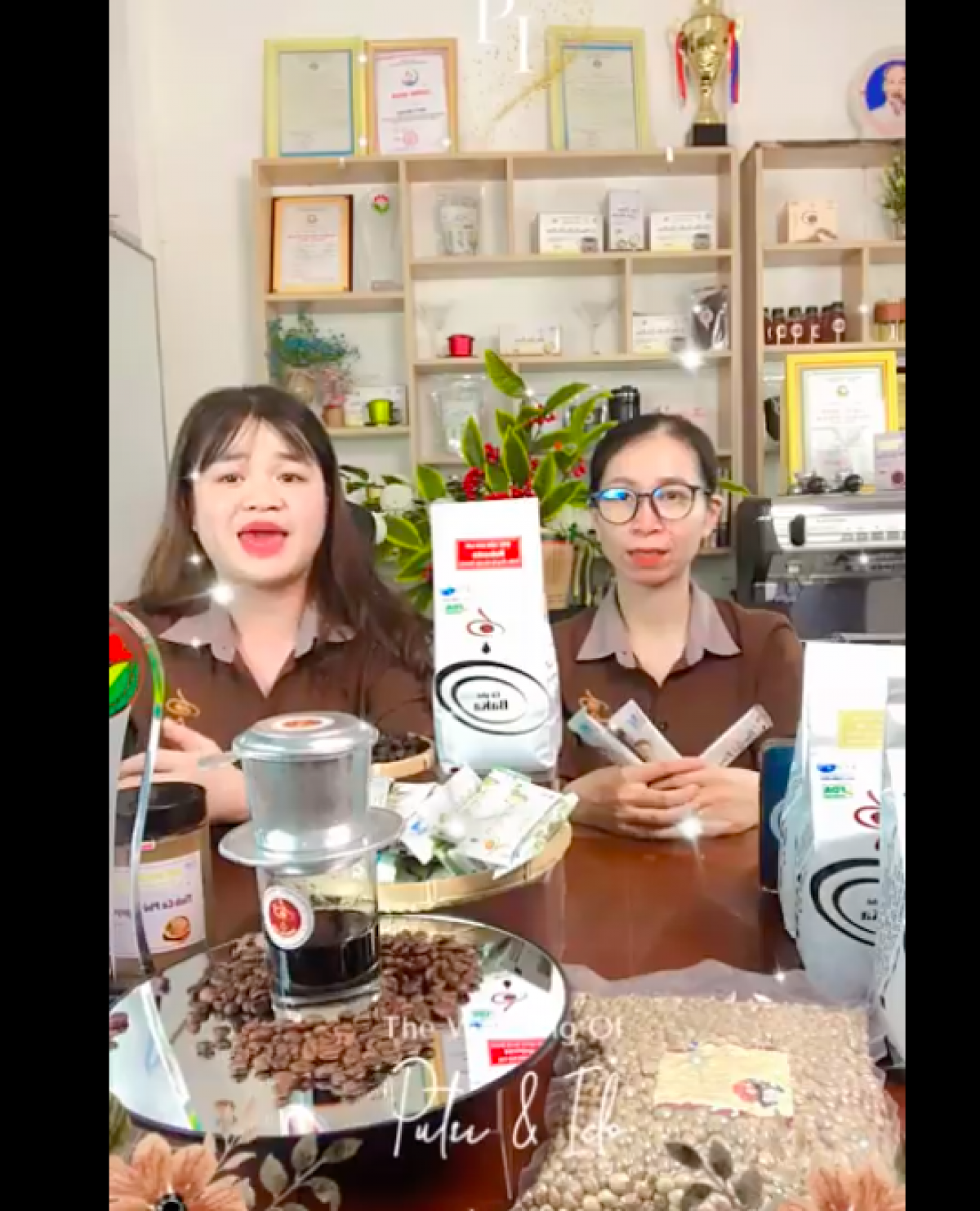 Phiên bán hàng trực tuyến của doanh nghiệp nông sản tại tỉnh Gia Lai.
Ảnh: Nguyễn Thảo