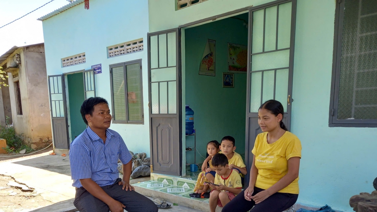 Huyện Khánh Vĩnh, tỉnh Khánh Hòa phân công đảng viên giúp đỡ
các hộ gia đình nghèo