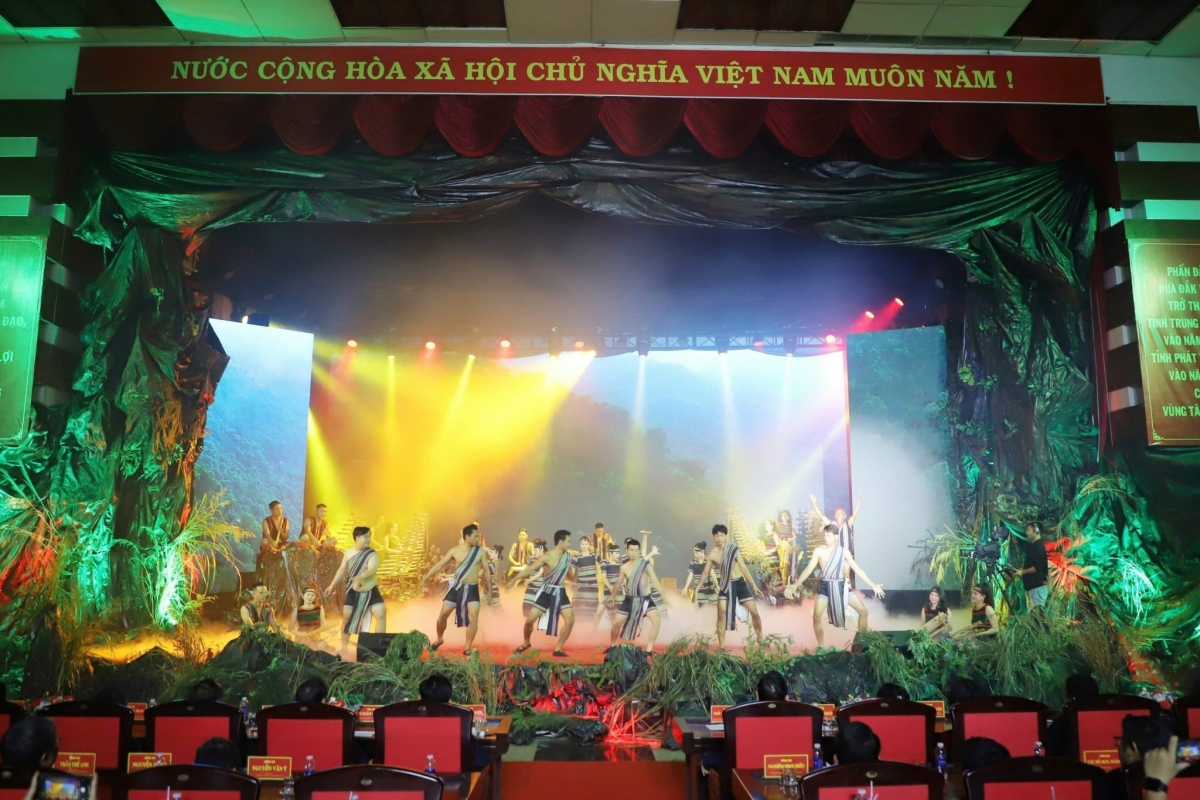 Lễ đón nhận danh hiệu Công viên địa chất toàn cầu UNESCO Đắk Nông lần thứ 2, đánh dấu cột mốc quan trọng của địa phương trong bảo tồn, phát huy giá trị di sản gắn với phát triển bền vững.