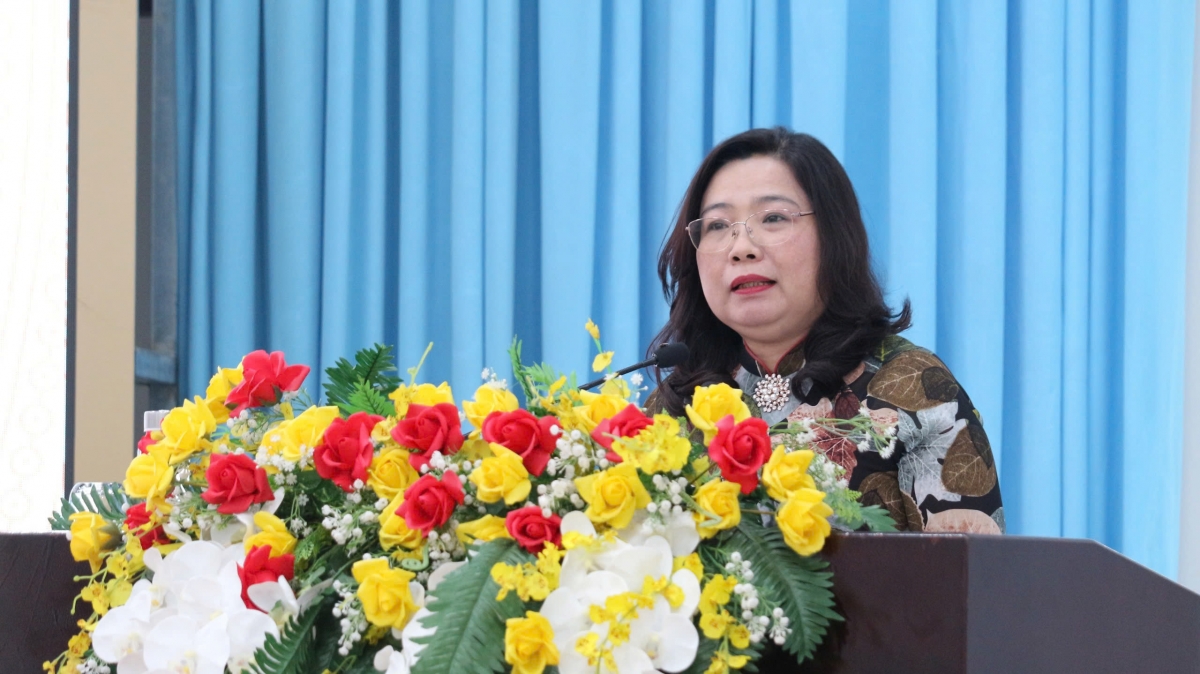 Phó Bí thư Thường trực Tỉnh uỷ Sóc Trăng Hồ Thị Cẩm Đào phát biểu tại buổi lễ bàn giao nhà