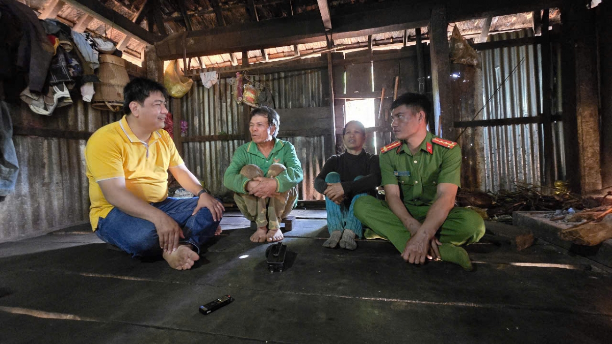 Ông Rơ Châm Byat ở làng Mrông Yố 1, xã Ia Ka, huyện Chư Păh, tỉnh Gia Lai kể lại
những tháng ngày lầm lỡ đã từng nghe theo lời xúi giục của kẻ xấu.
Ảnh: Hoàng Qui/VOV Tây Nguyên