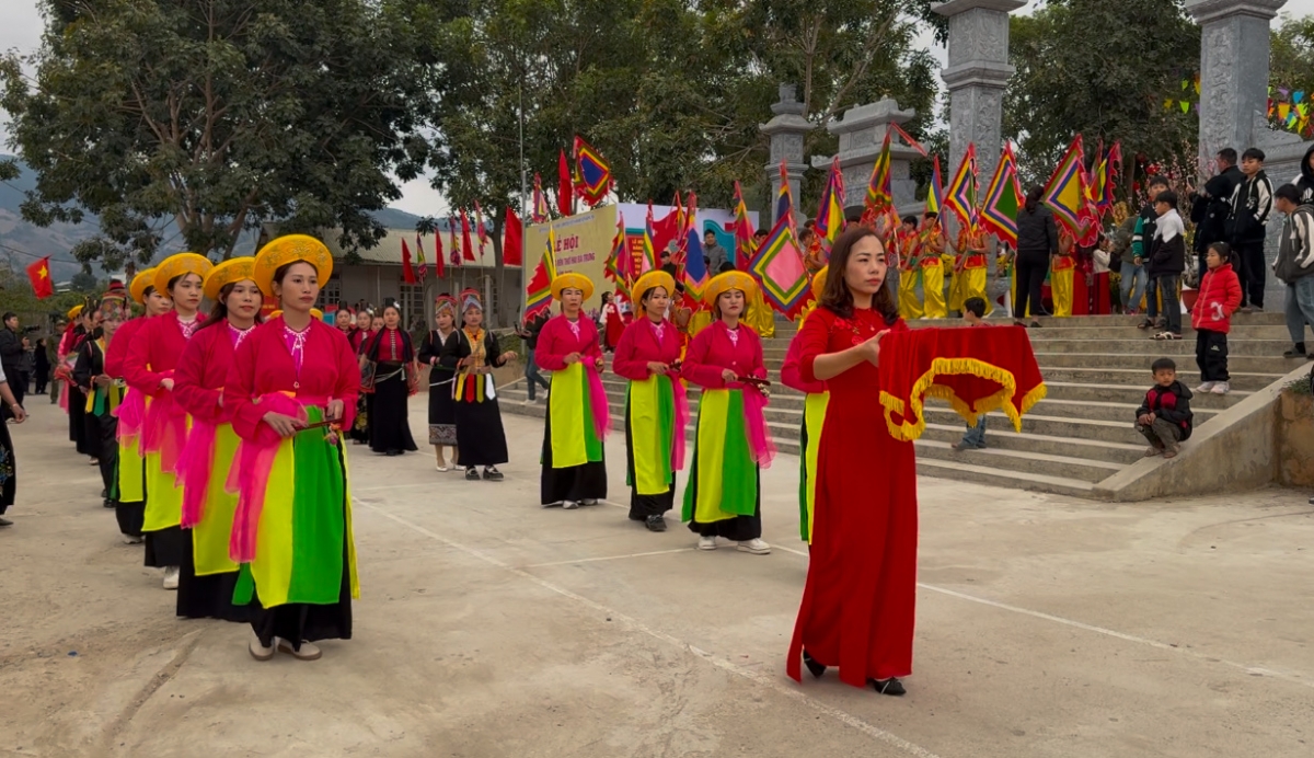 Đây là nét đẹp văn hóa trong đời sống tâm linh, thể hiện tấm lòng thành kính, hướng về nguồn cội, tri ân công đức của hai vị nữ tướng anh hùng dân tộc có công với nước, với dân.