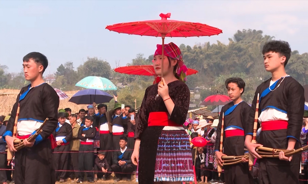 Đây là nơi để trai bản trên, gái bản dưới gặp gỡ, vui chơi, kết nối lứa đôi