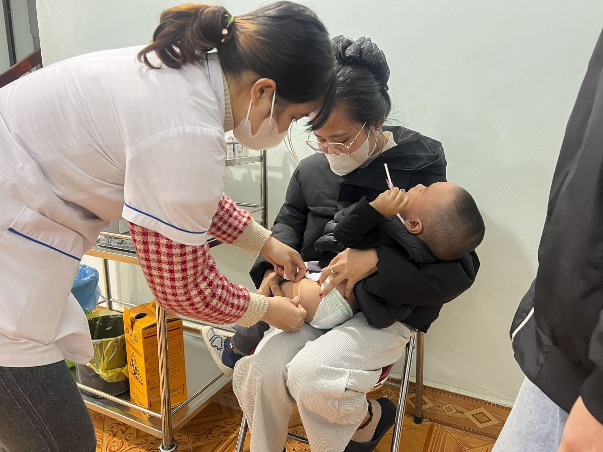 Các gia đình đã chủ động việc tiêm Vaccine phòng cúm cho trẻ nhỏ.
