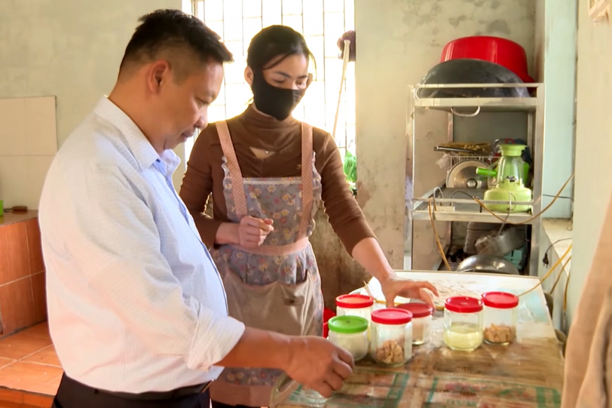 Thực hiện lưu mẫu thực phẩm theo quy định