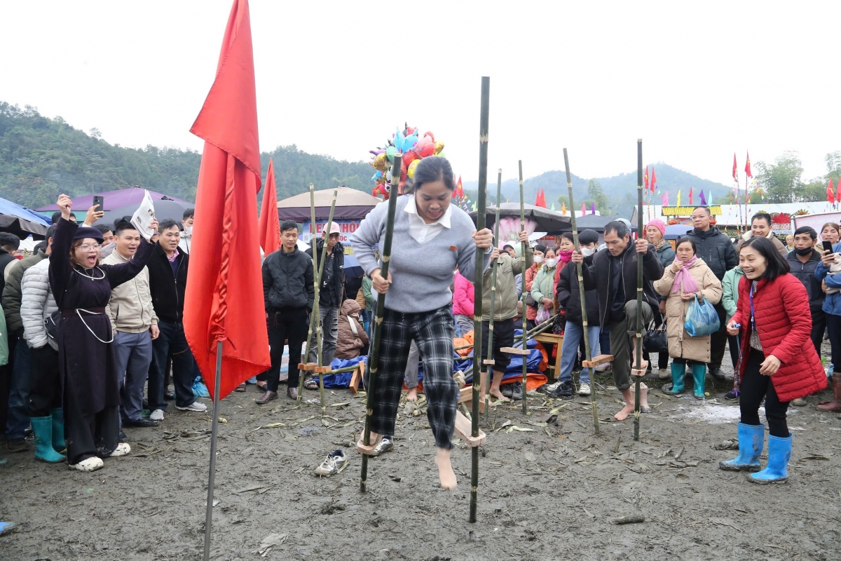 Thi đi cà kheo
