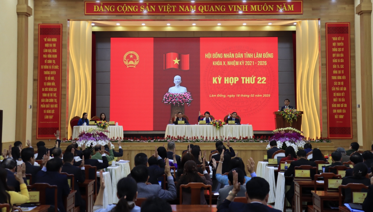 Kỳ họp thông qua nghị quyết thành lập các sở, ngành của tỉnh Lâm Đồng.