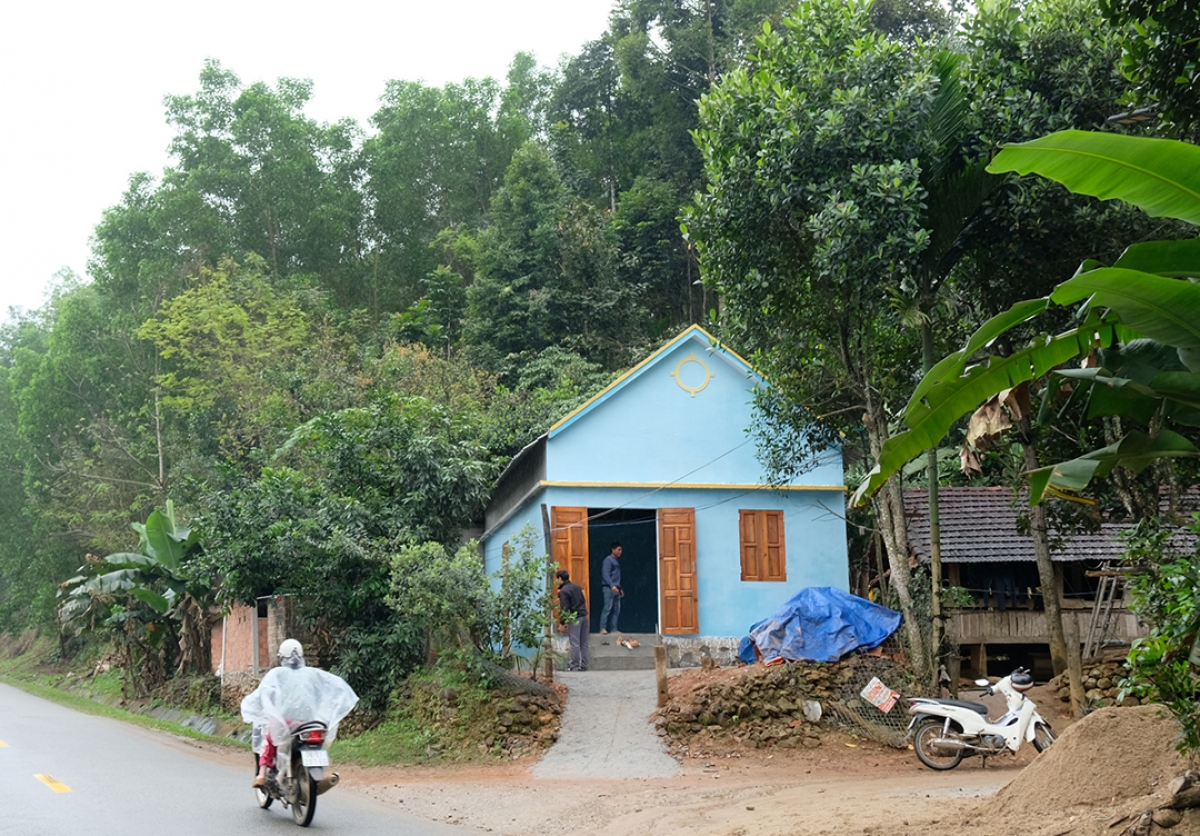 Căn nhà trị giá 110 triệu đồng mới hoàn thành của gia đình ông Phạm Văn Ke ở xã Ba Tô