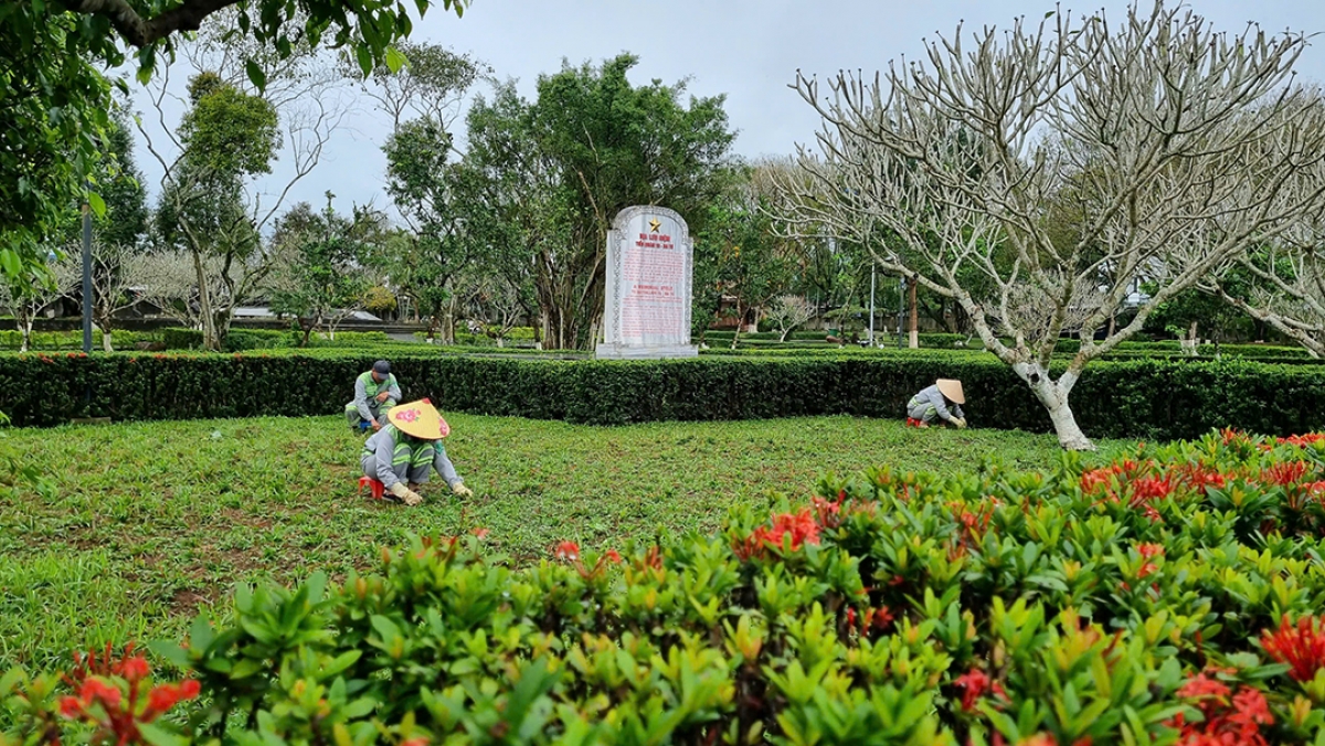Các khu vực trong khuôn viên Bảo tàng Khởi nghĩa Ba Tơ
đều được chỉnh trang và trồng lại hoa.
Ảnh: Thành Long/VOV Miền Trung